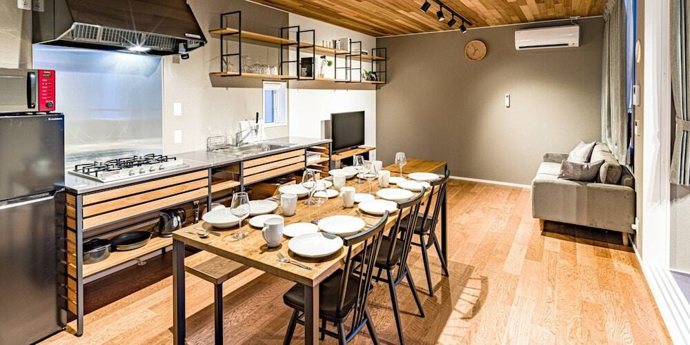 客室内のダイニングエリア