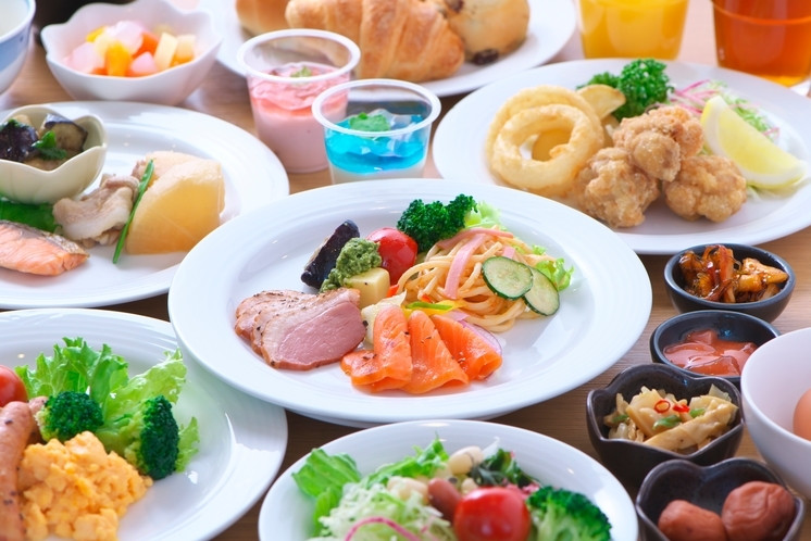 無料の朝食サービスで朝から元気をチャージ!3653334