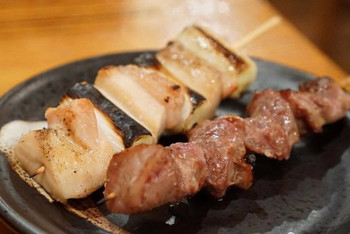 「鳥しん」料理 1212954 もも肉とねぎ、砂肝