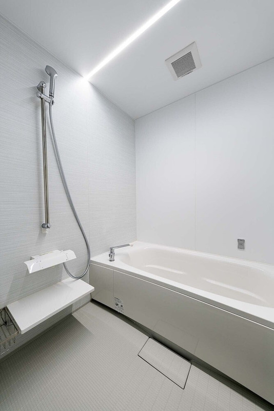 バスルームのシャワー