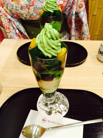 「茶寮都路里 祇園本店」料理 739759 都路里パフェ　1101円（税込）