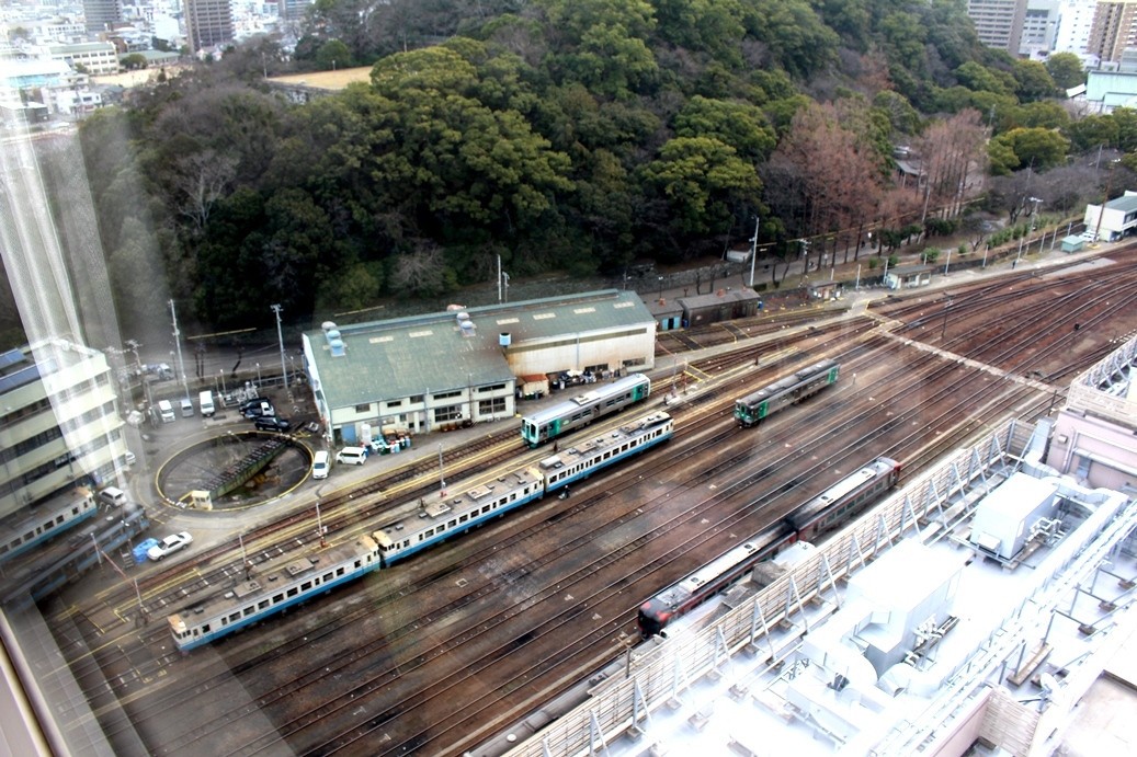 眼下に広がるトレインビュー！転車台も見えます。
