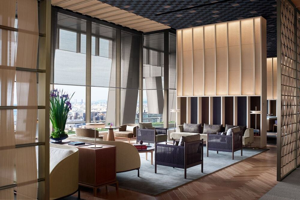 ロビーラウンジ