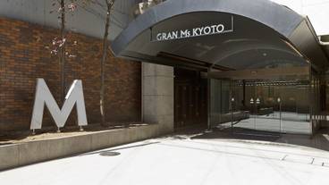 施設の入り口 / 11