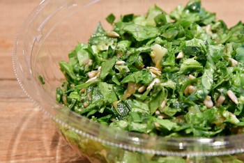 「クリスプ サラダワークス 青山店」 料理 120839838 カスタムサラダ@997円：ロメインレタス＆ほうれん草/トマト/スパイシーブロッコリー/シラントロ/サンフラワーシード