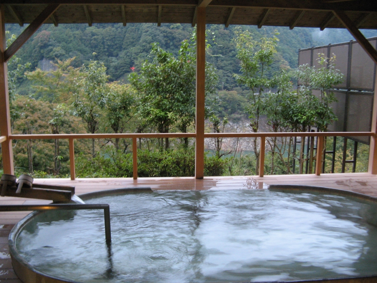 5.露天風呂からの奥吉野の絶景は圧巻！「湯盛温泉 ホテル杉の湯」4009917