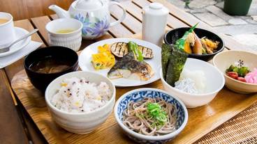 朝食スペース / 8