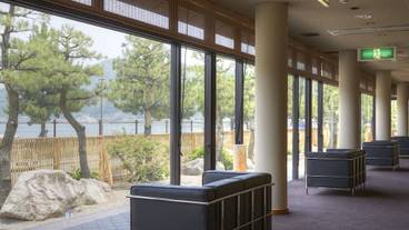 ロビーラウンジ / 15