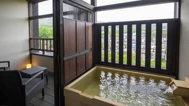 pHが2.4の強酸性の湯 / 6