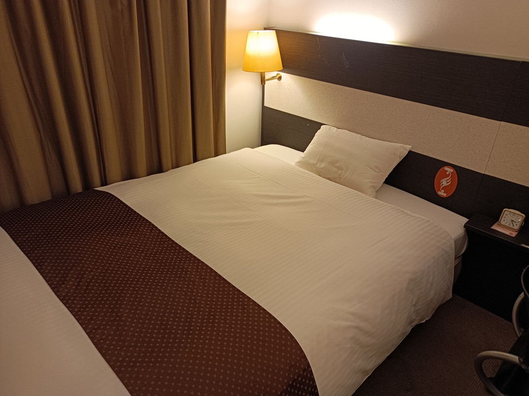 お部屋のベッド