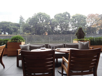 「グランド キッチン」内観 703331 雨の日でしたが、テラス席に雨は振り込みません