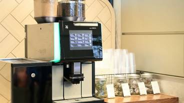 ロビーラウンジ / 13