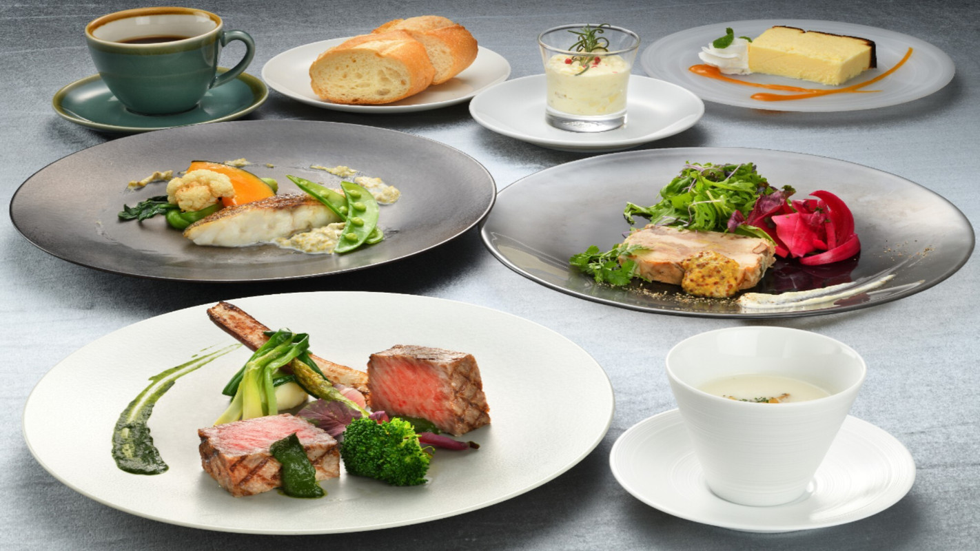 夕食一例(山形牛)