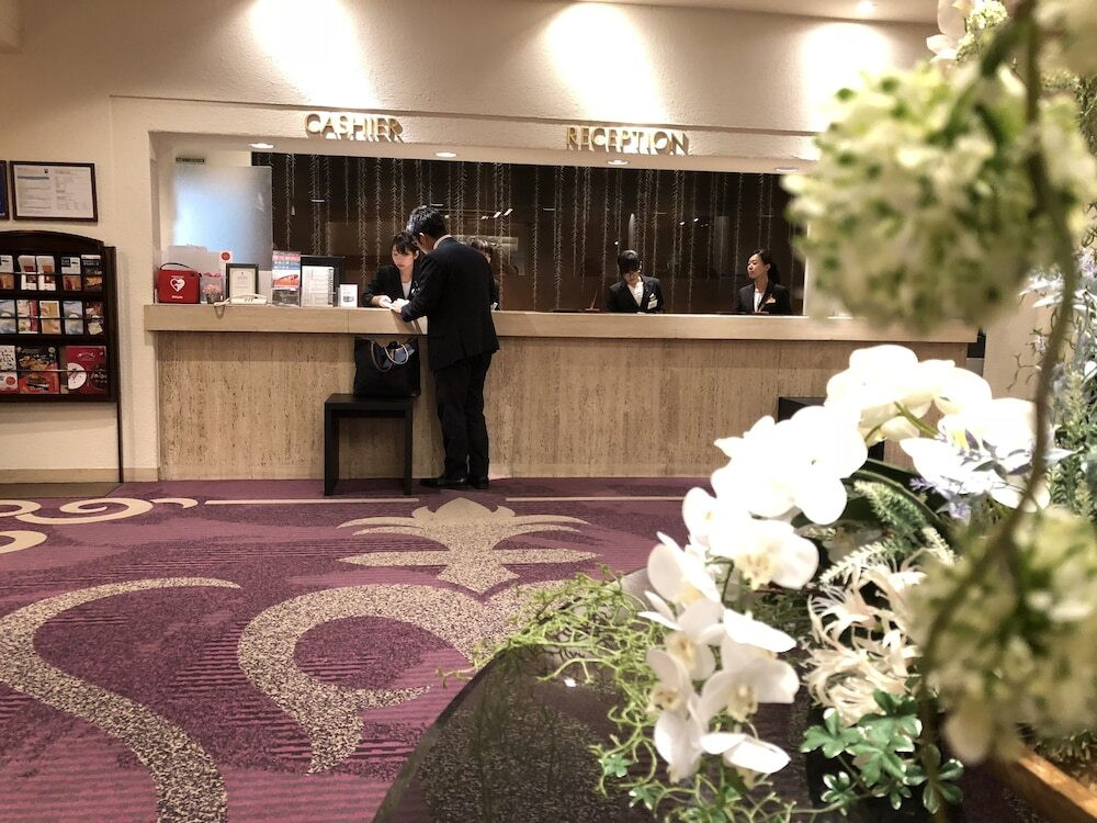 チェックイン / チェックアウト キオスク