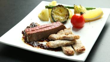 食事・飲み物 / 3