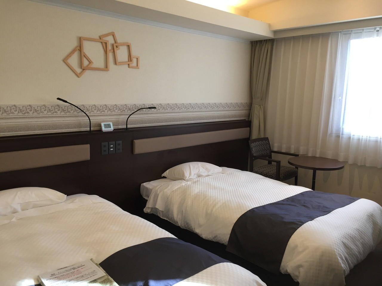 観光・買い物・外食に便利な立地。11時チェックアウトで朝はゆったり4064944