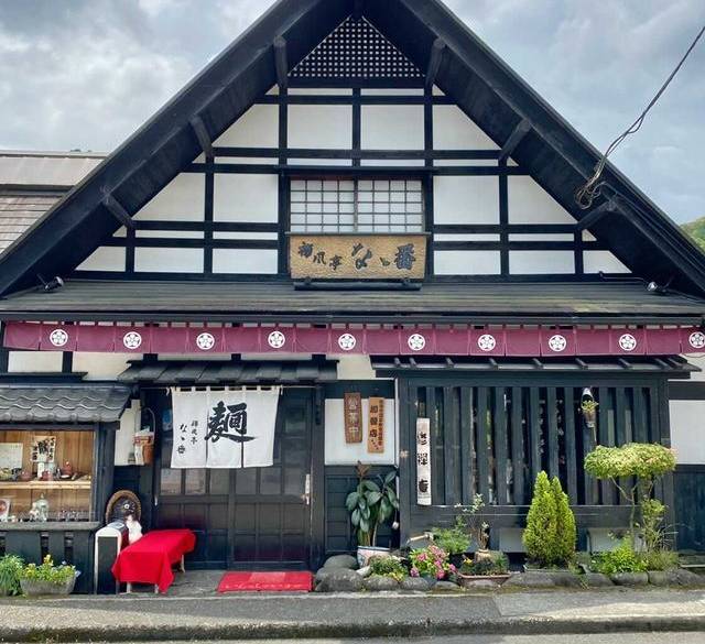 生わさびを1本丸ごと
本格蕎麦店でランチ / 2