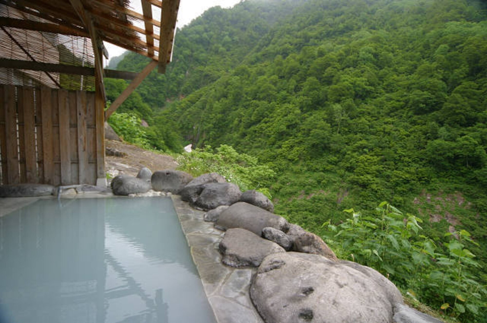 関温泉 燕温泉 穴場の温泉地へカップル旅 のんびり過ごせるホテル 旅館6選 新潟県妙高市 Icotto イコット