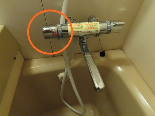 (前の画像より)温度調節をキープできるカランは必須(セーフ)