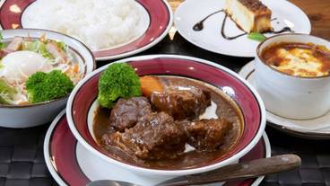 食事・飲み物 / 4