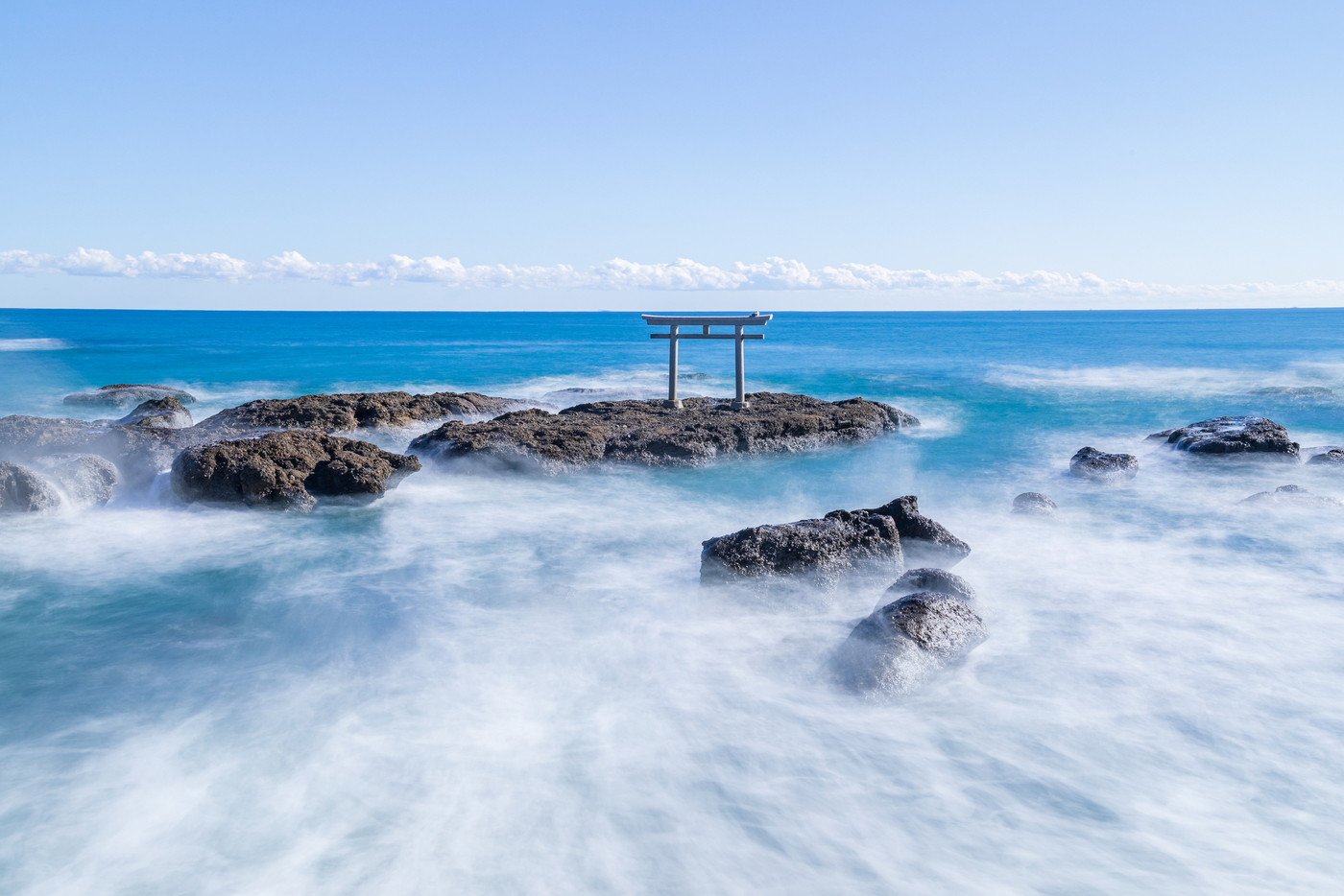 茨城県　大洗海岸　磯前神社の海の鳥居　長秒撮影