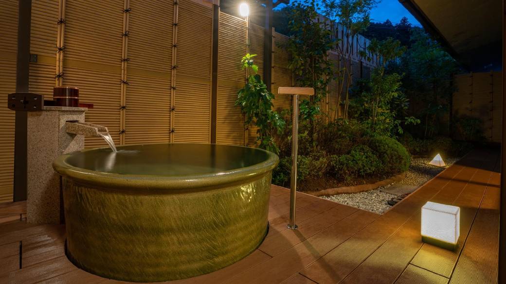 静かな時間が流れる
温泉付き客室 / 4