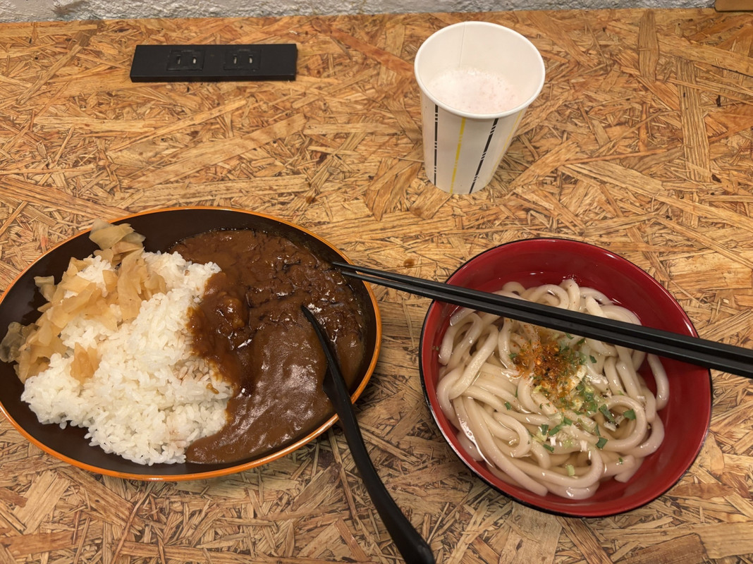 食べ放題のうどん・カレー・ソフトドリンク