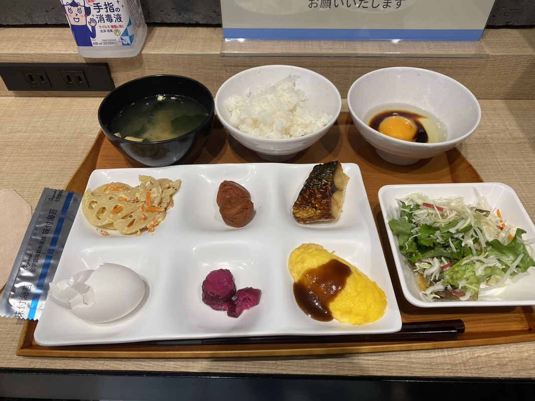 無料の朝食。パンもあります