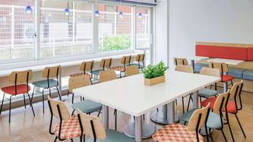 朝食スペース / 8