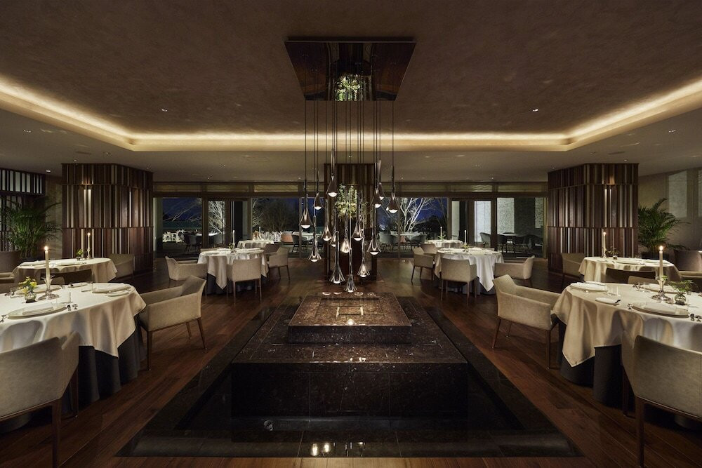 全室に半露天風呂付き。温泉&美食に酔いしれる“森のオーベルジュ”4256598