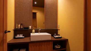 [胡蝶] 宇治川眺望 半露天風呂付ラグジュアリーツイン  (禁煙)