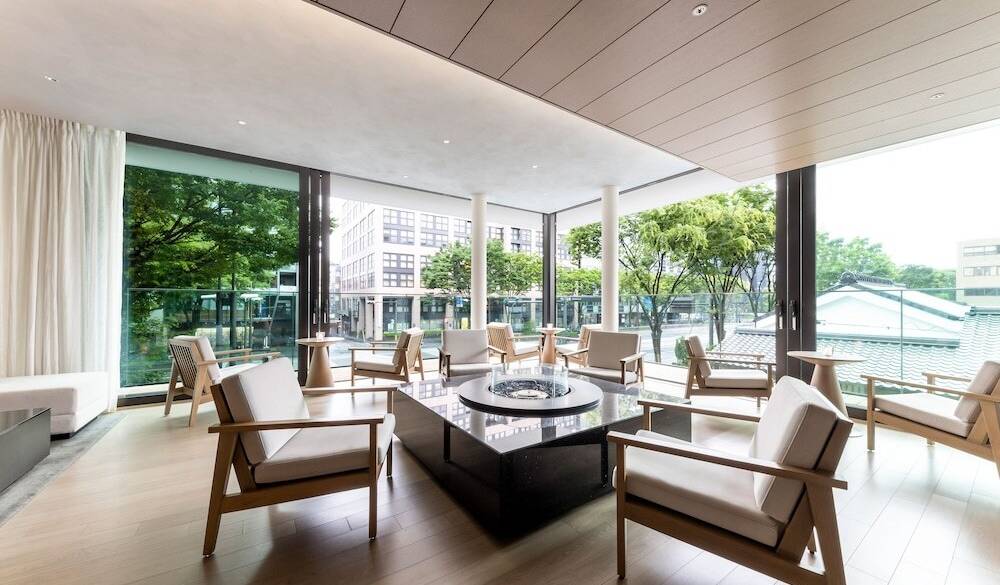 アイコニックラウンジ／昼④ / 1