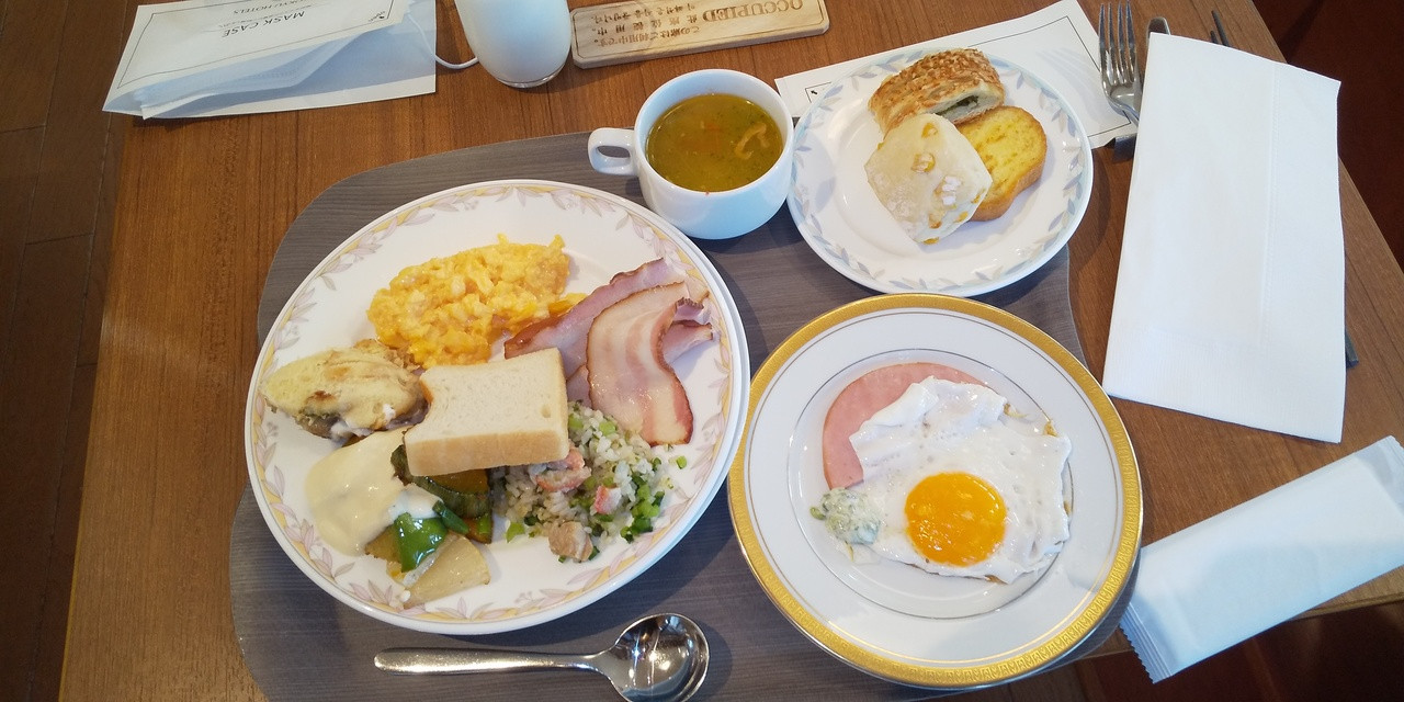 朝食バイキング