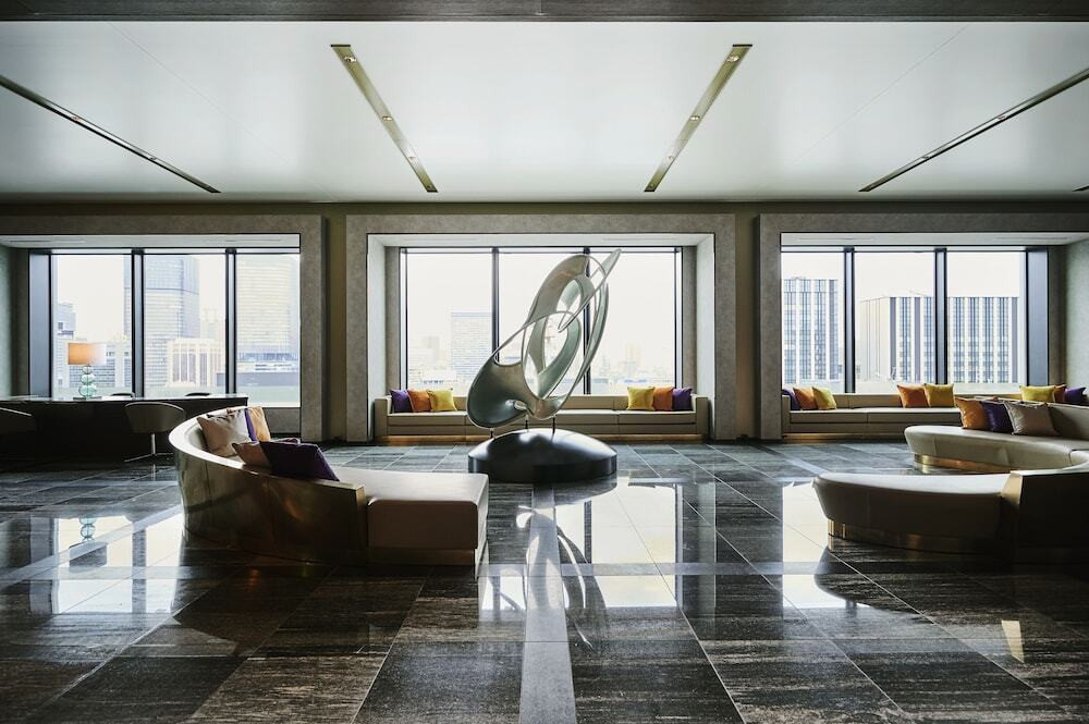 ロビーの眺望(昼)