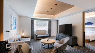 デラックス スイート キングベッド 1 台