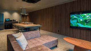 [C] 2クイーンベッド + 1キングベッド / ペット不可 6名定員 禁煙