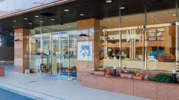 施設の入り口 / 4