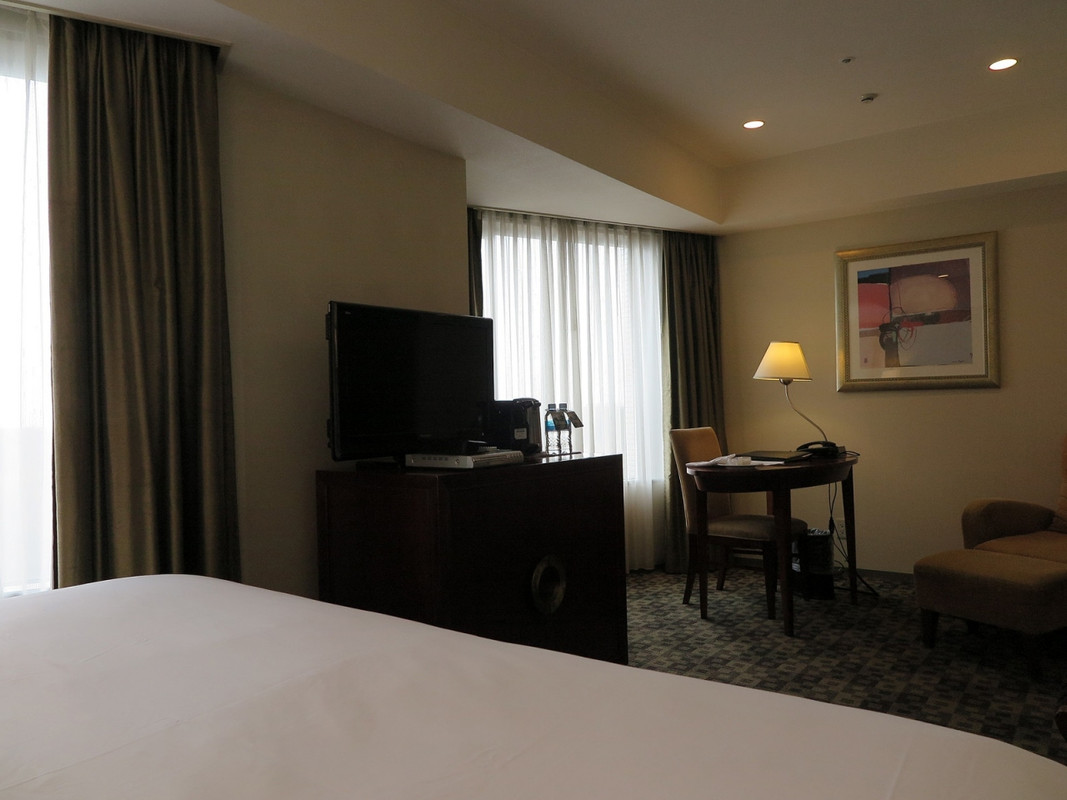 オットマン付きソファーなど、経年劣化が目立つようになりました