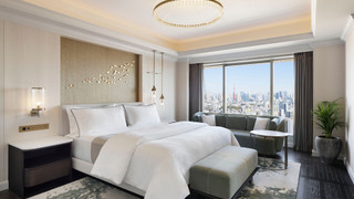 プレミアム ルーム キングベッド 1 台