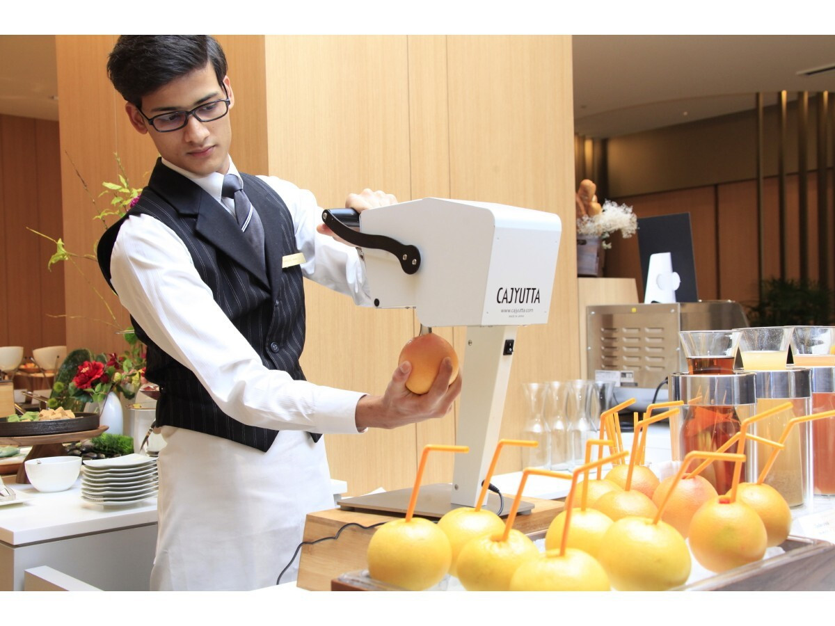 オレンジから生絞り！出来立てオレンジジュースが人気の朝食ビュッフェ4230839