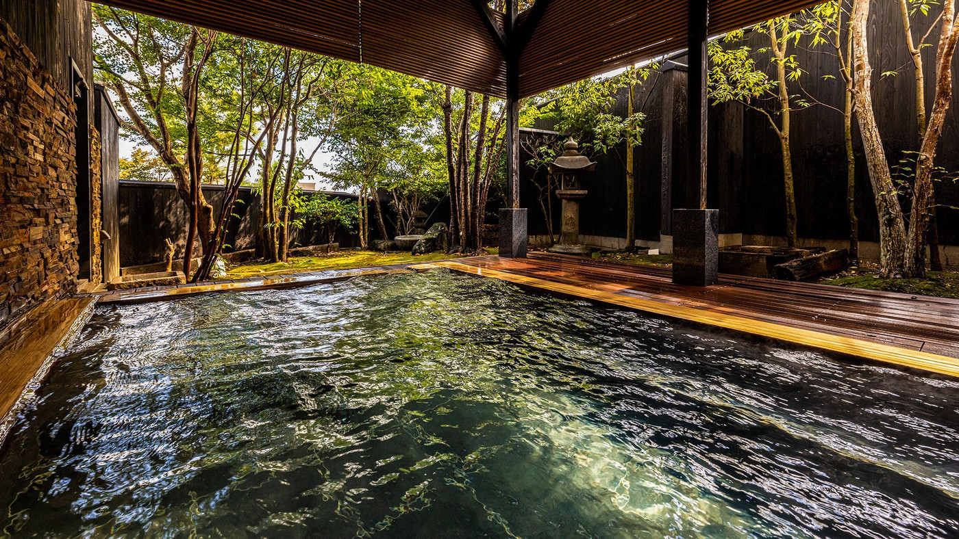 創業90余年の老舗旅館で自慢の温泉とお料理を心穏やかに味わう3947542