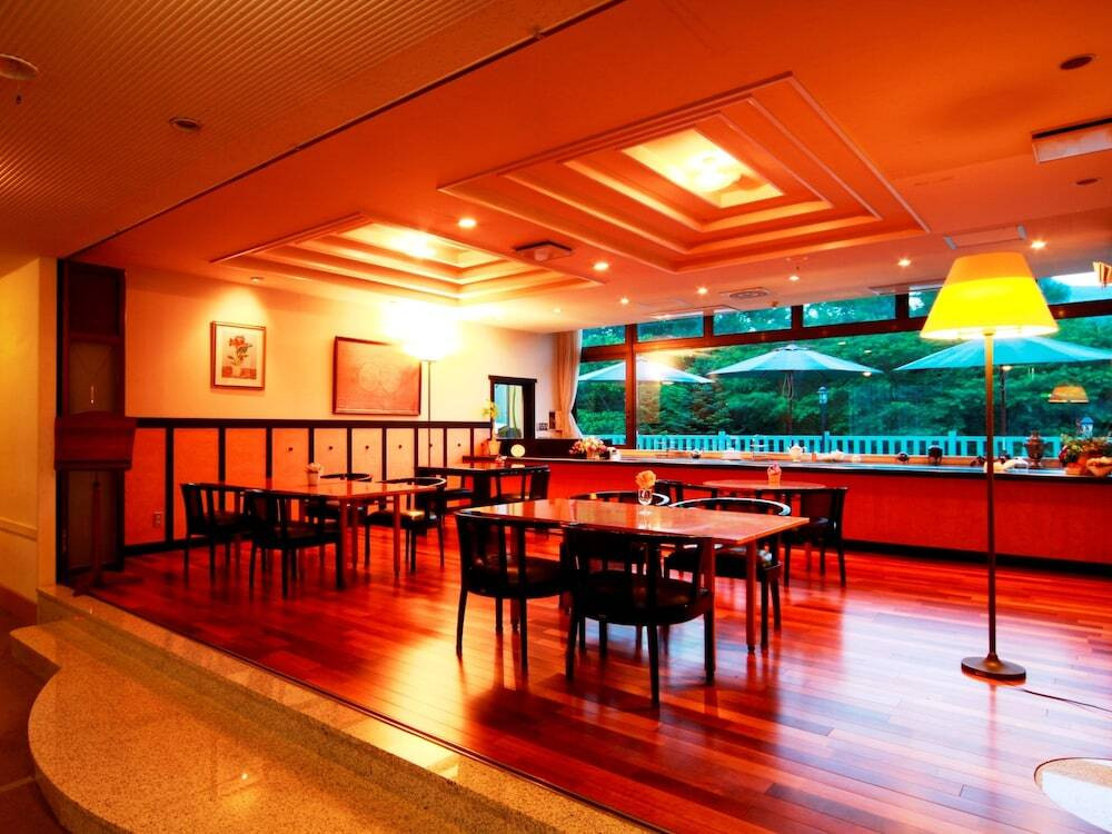 ロビーラウンジ