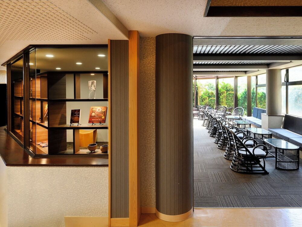 ロビーラウンジ