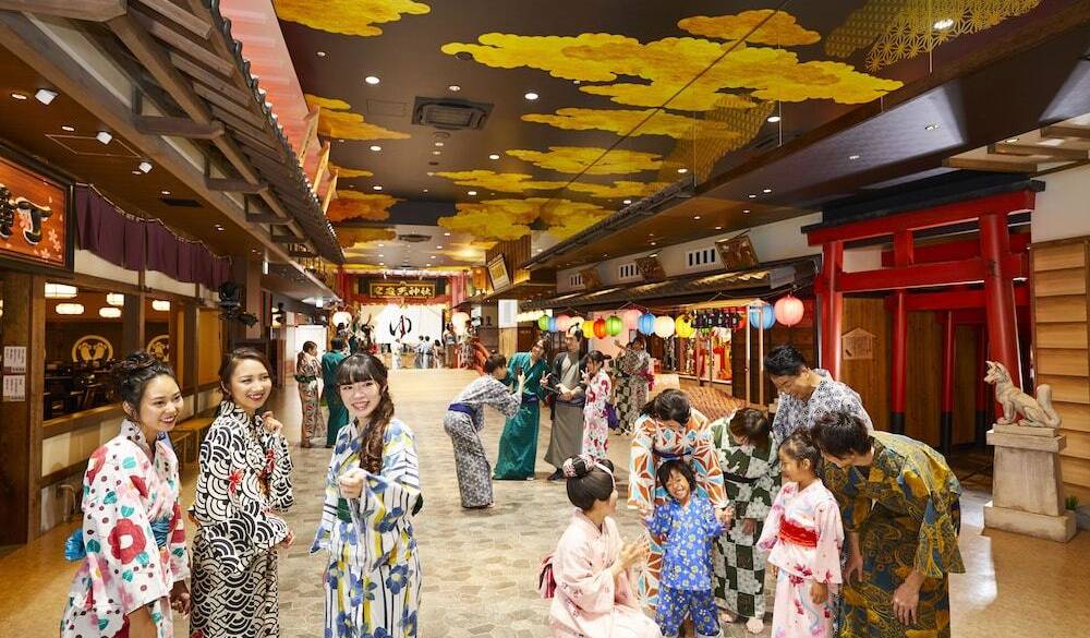 天然温泉に岩盤浴
充実した空庭温泉 / 4