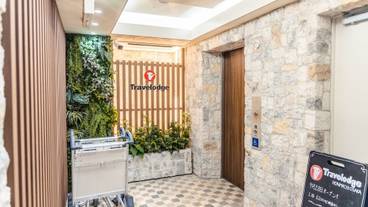 エレベーター / 1