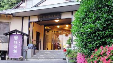 施設の入り口 / 12