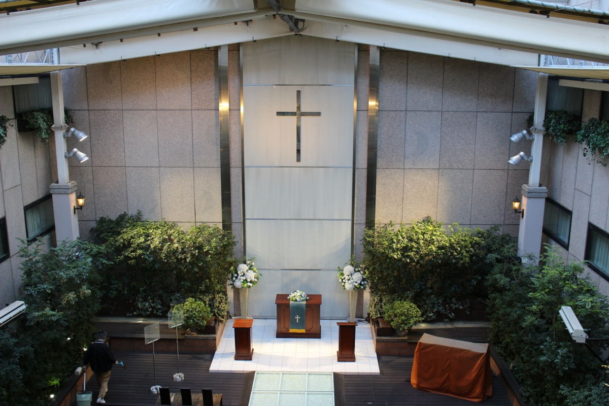 通路から、チャペルが見えました