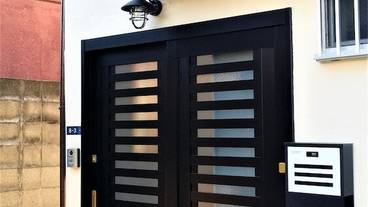 施設の入り口 / 2