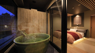 [別館] 温泉半露天風呂付きキング (禁煙)