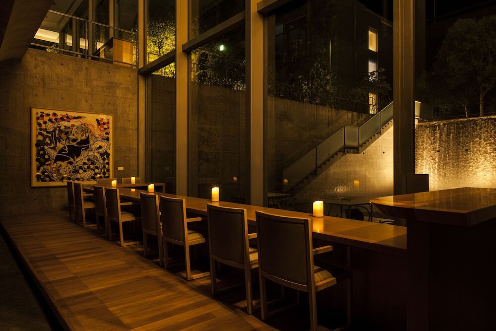 ダイニング／カウンター席(夜)